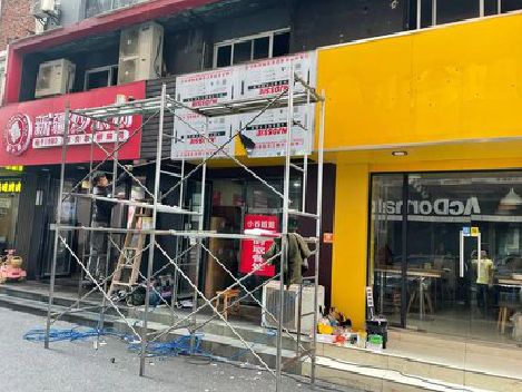 威宁制作广告招牌如何避免它发黄？